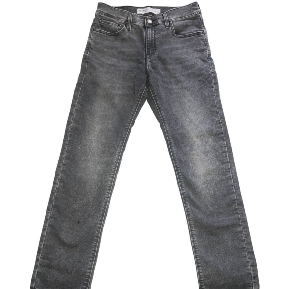 gray Levi's jeans